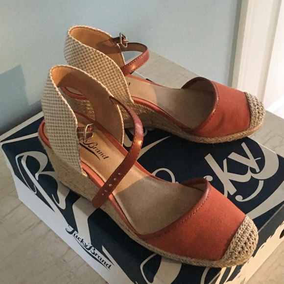 Lucky Brand Shoes - Lucky Brand Terracotta Canvas shoes Size 6